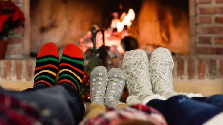 ¿Qué significa que alguien duerma con calcetines, según la psicología?