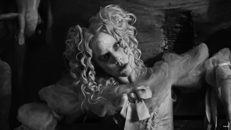 Lady Gaga estrena “The Dead Dance”, su nuevo video musical grabado en México con Tim Burton