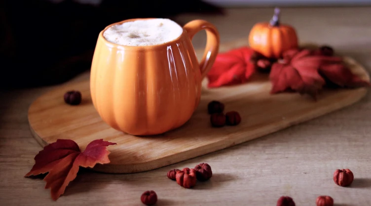 Cuántas calorías tiene una bebida “pumpkin spice”; esto dicen los expertos