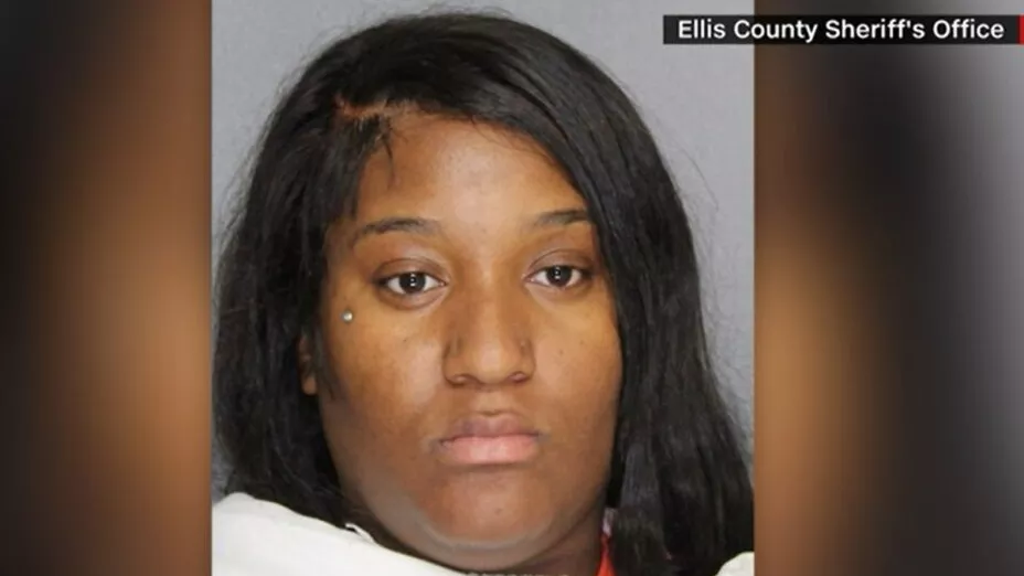 Madre apuñala a sus cinco hijos en Texas, tres fallecieron