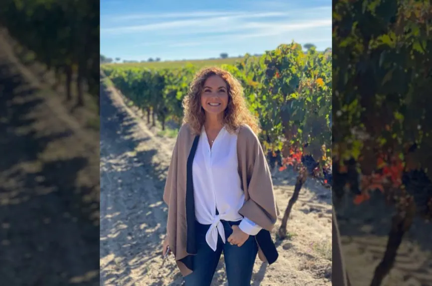 Lucero posando.jpg