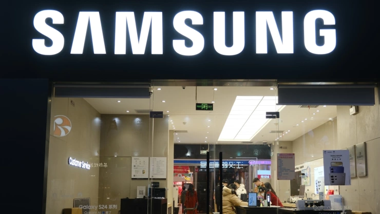 Se reanuda el despliegue del One UI 7 en más dispositivos de la marca Samsung