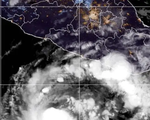 Huracán Trudy frente a las costas de México.