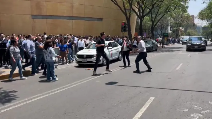 Simulacro Nacional: Trabajadores de Polanco se pelean durante el desalojo (VIDEO)