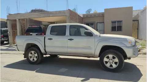 Recuperan en Culiacán camioneta robada en Estados Unidos