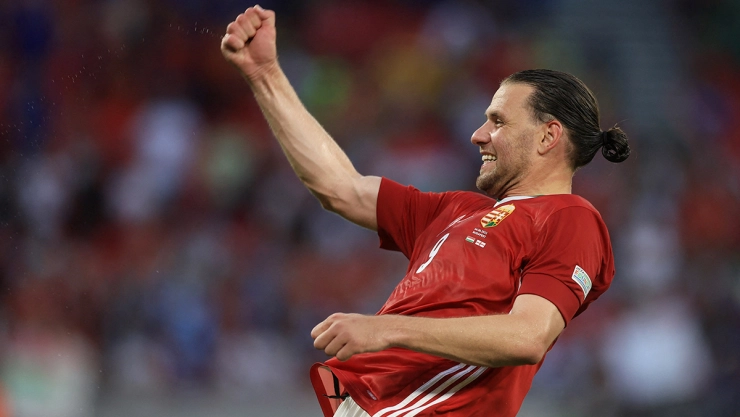 Adam Szalai celebra la anotaci&oacute;n de Hungr&iacute;a ante Inglaterra