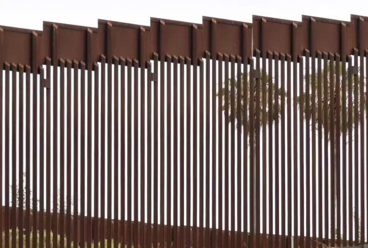 Migrante cae a una alcantarilla en Tijuana hoy martes 12 de noviembre de 2024