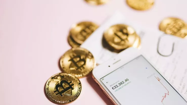 ¿Qué significa ‘holdear’ en la inversión de criptomonedas y cómo se hace?