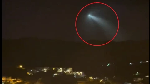 estela de luz en cielo de México