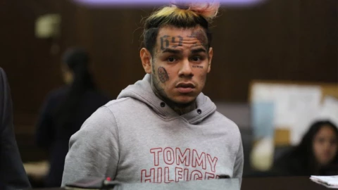 Tekashi 6ix9ine murió apuñalado en prisión.