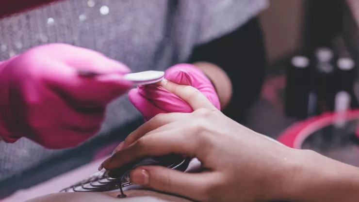 3 errores al elegir uñas según tu tono de piel