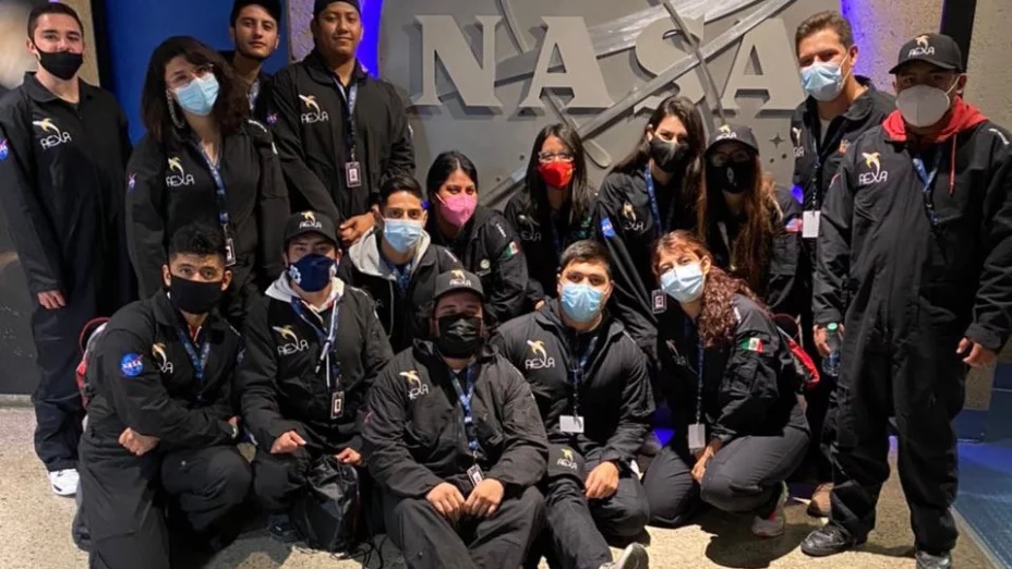 ¡Enhorabuena! Estudiantes cancunenses son premiados por la NASA (2).jpg
