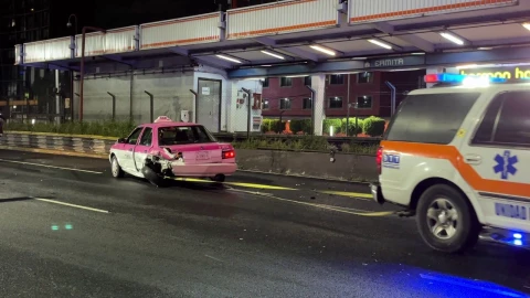 Choque de taxi contra estación Ermita de la Línea 2 del Metro CDMX el 6 de octubre de 2025.