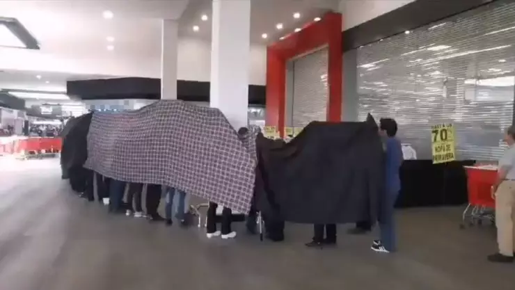 VIDEO: Se desplomó elevador en centro comercial de CDMX; hay un prensado