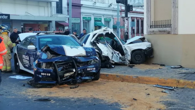 Este domingo se registró un choque entre patrulla y Taxi en Nayarit