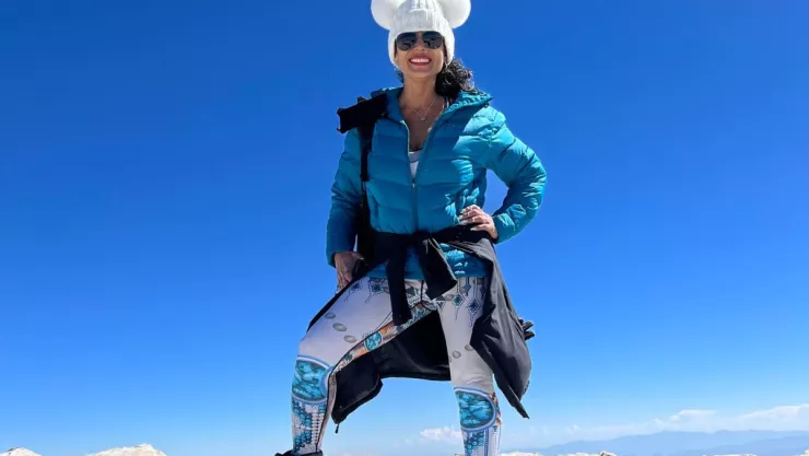 Muere la reina del senderismo tras caer 200 metros; se grabó antes
