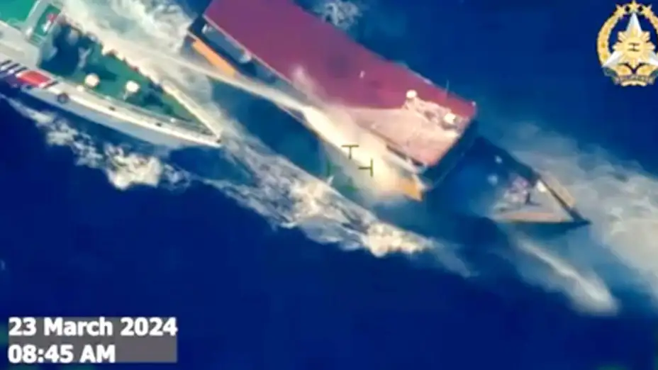 Guardia Costera de China ataca con cañones de agua a un barco filipino.