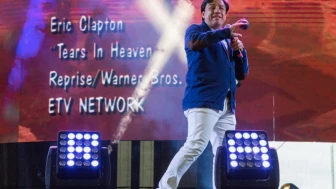 Esteban Macias durante su presentación