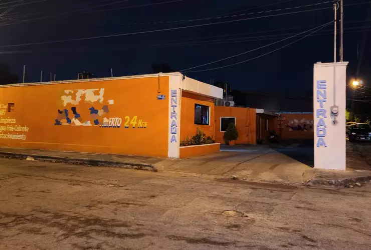 Reportan presunto asalto en hotel de Mérida hoy 1 de enero de 2025; hay una mujer lesionada por arma blanca