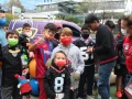 En compañía de familiares y amigos, disfrutamos de un rato de diversión.