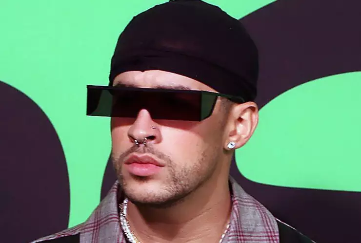 Joven vende su coche para comprar boletos de Bad Bunny; se agotan.