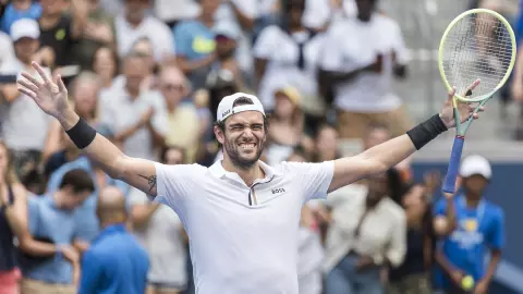 Matteo berrettini festeja su triunfo ante Alejandro Davidovich en el US Open.jpg