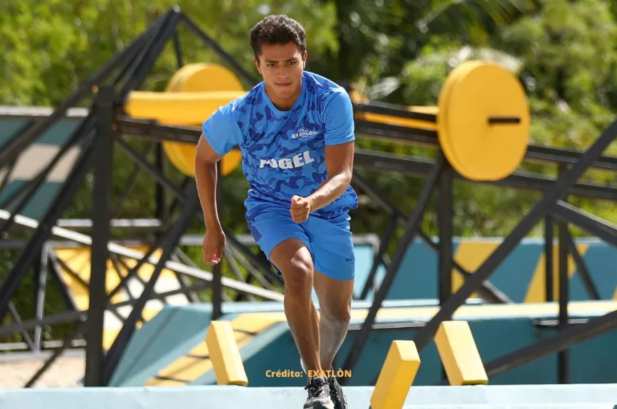 18 Fogel es quien se la rifa haciendo tiros perfectos y entrega primer punto azul.jpg