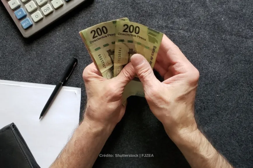Dinero billetes 200.jpg