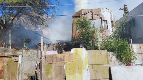 Arde vivienda en Tijuana: Bomberos revelan daños totales en la colonia Reforma