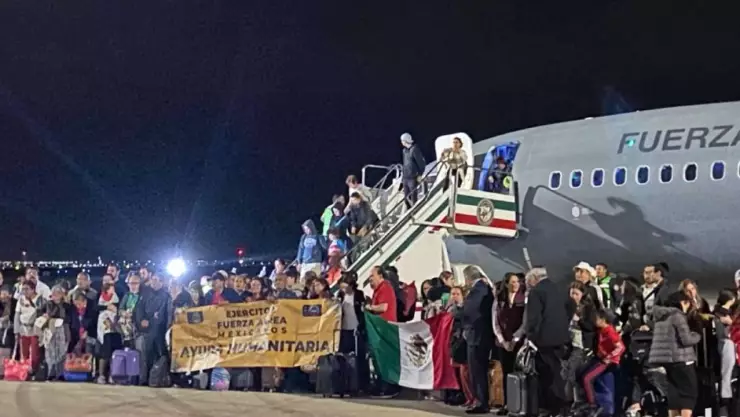 ¡LLEGARON! Aterriza el avión de la SEDENA con los 135 mexicanos varados en la guerra entre Israel y Palestina