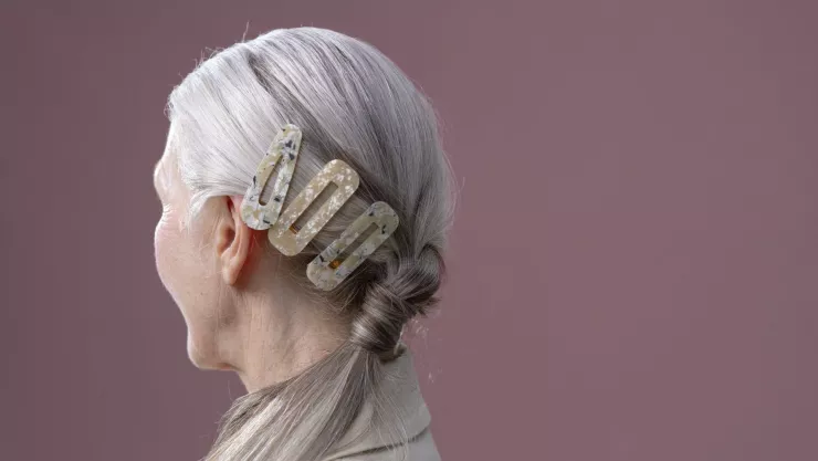 ¿Cómo recuperar tu tono de cabello natural si ya tienes canas? Esto revela estudio científico