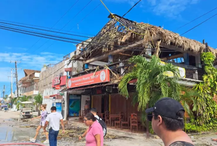 holbox incendio cancún
