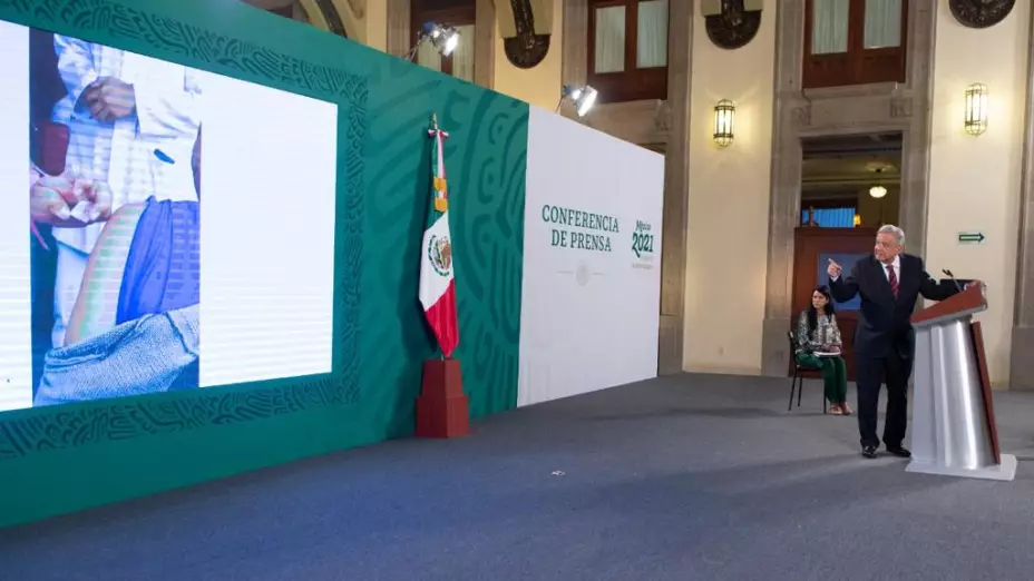 AMLO enfermera error humano covid-19.jpg