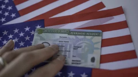 ¿Cómo revisar quiénes son los ganadores de la Lotería de Visas para vivir en EU 2025?