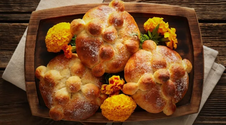 Ideas DIY 3 ideas para preparar pan de muerto casero y ofrecer un homenaje delicioso en Día de Muertos.jpg