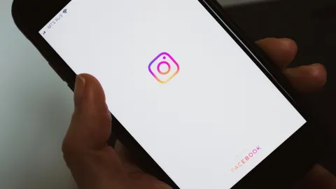 Así puedes ganar dinero en redes sociales con estrategias reales