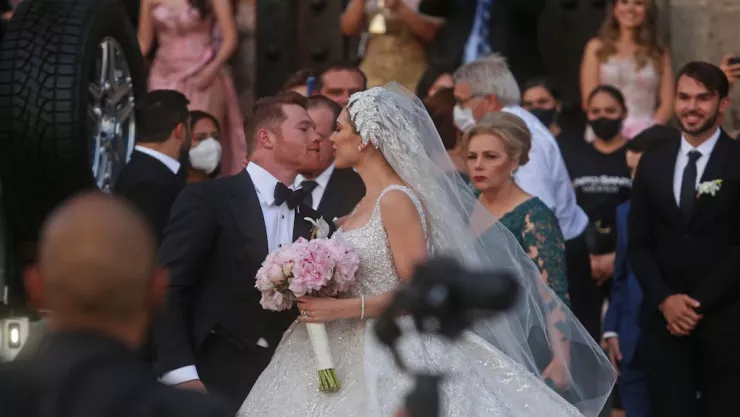 Boda religiosa del Canelo y Fernanda Gómez