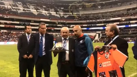 Conejo se retira del fútbol mexicano