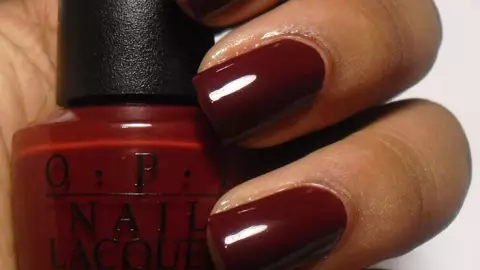 13 diseños de uñas rojas sencillas, pero elegantes: para natación, gym, pádel o atletismo