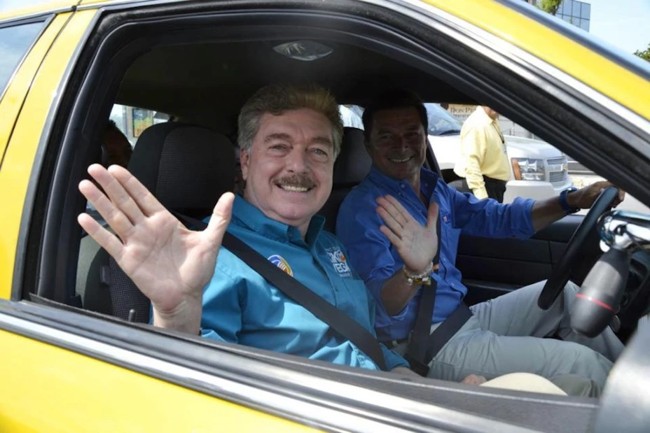 “Las mujeres están buenas para cuidar niños y para atender la casa, para cuando llega uno y a ver mi’hijito las pantuflitas”. Dijo el gobernador