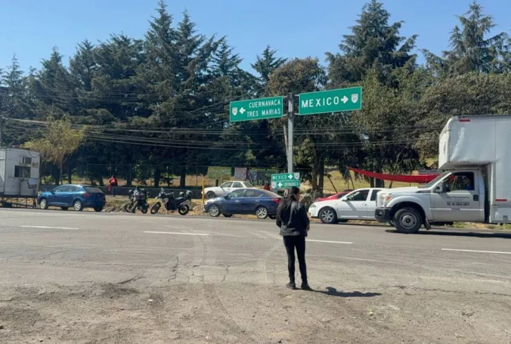 Cierres en carreteras por bloqueos y accidentes este jueves