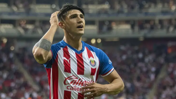 Alan Pulido asegura que ya está en Guadalajara para jugar en Chivas
