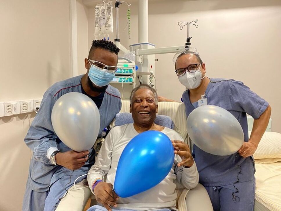 PELÉ ES HOSPITALIZADO DE NUEVO