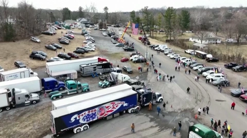 FOTO2_ESTADOS_UNIDOS_COVID_CONVOY_CAMIONEROS.jpg