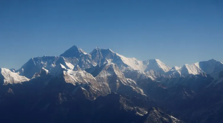 china-nepal-frontera-everest.jpg
