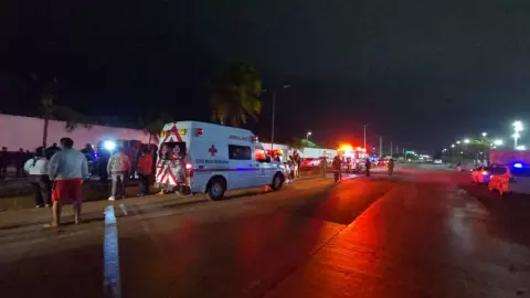 Identifican a chofer de camión urbano que volcó en bulevar de Veracruz ¿Quién es?