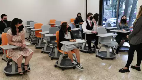 Alumnos en clase Anáhuac.jpeg