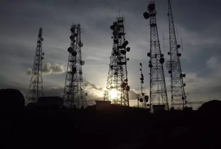 collares, 5G, radiactivos A.jpg