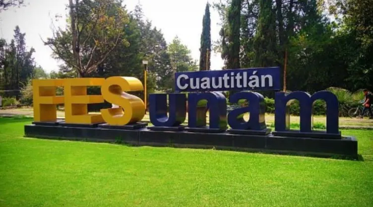 letras del plantel de la UNAM fes cuautitlán