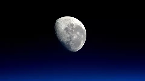Logra la India realiza aterrizaje en la Luna